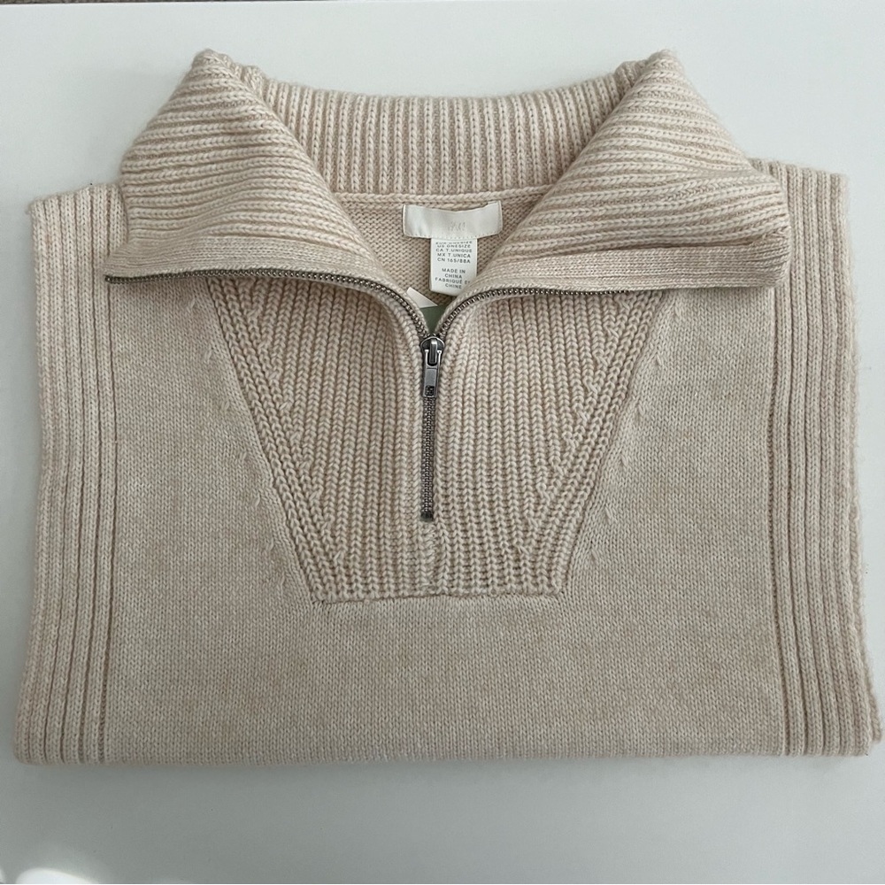 NWT- Warm winter neck with zip up opening from H&M